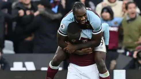 Bizarre West Ham goal sinks Chelsea as Liverpool top Premier League