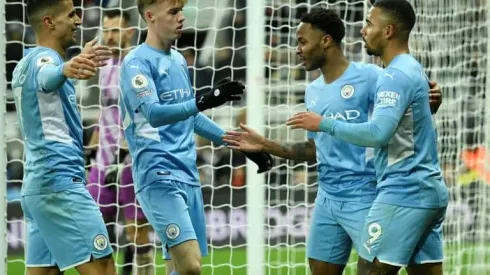 Premier League prepares for Covid summit as Man City show class