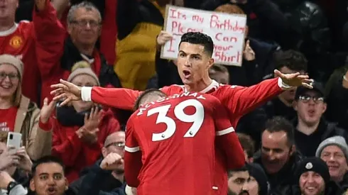 Man Utd cruise past Burnley to strengthen top-four hopes