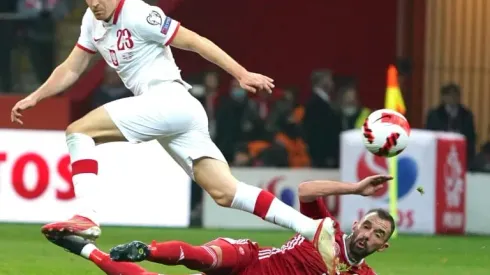 Poland striker Piatek joins Fiorentina