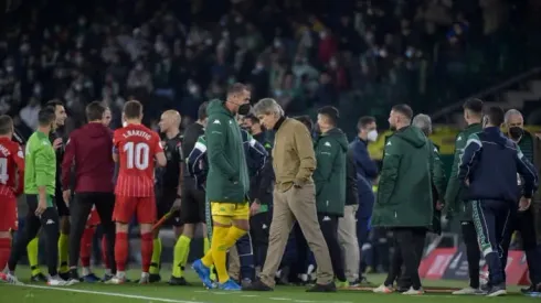 Cup game between Sevilla and Betis stopped after object hits Jordan