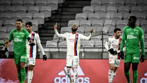 Dembele penalty gives Lyon derby win