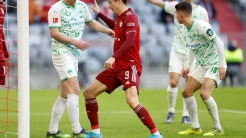 Lewandowski and Reus at the double as Bayern and Dortmund bounce back