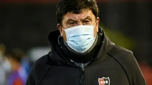 Greek side Aris name former Argentina goalkeeper Burgos as coach