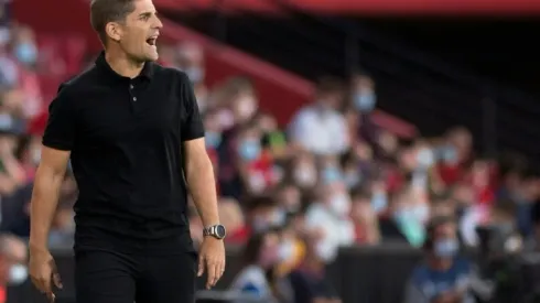 Slumping Granada sack coach Moreno