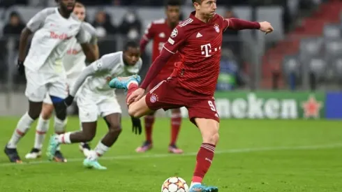 Bayern blast into Champions League quarters as Lewandowski hat-trick sinks Salzburg