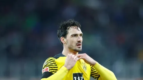 Hummels returns as Dortmund look to trim Bayern's lead