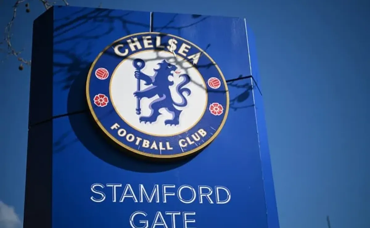 British tycoon Ratcliffe makes $5.3 billion bid for Chelsea