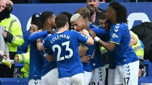 Everton earn priceless win, Spurs into top four