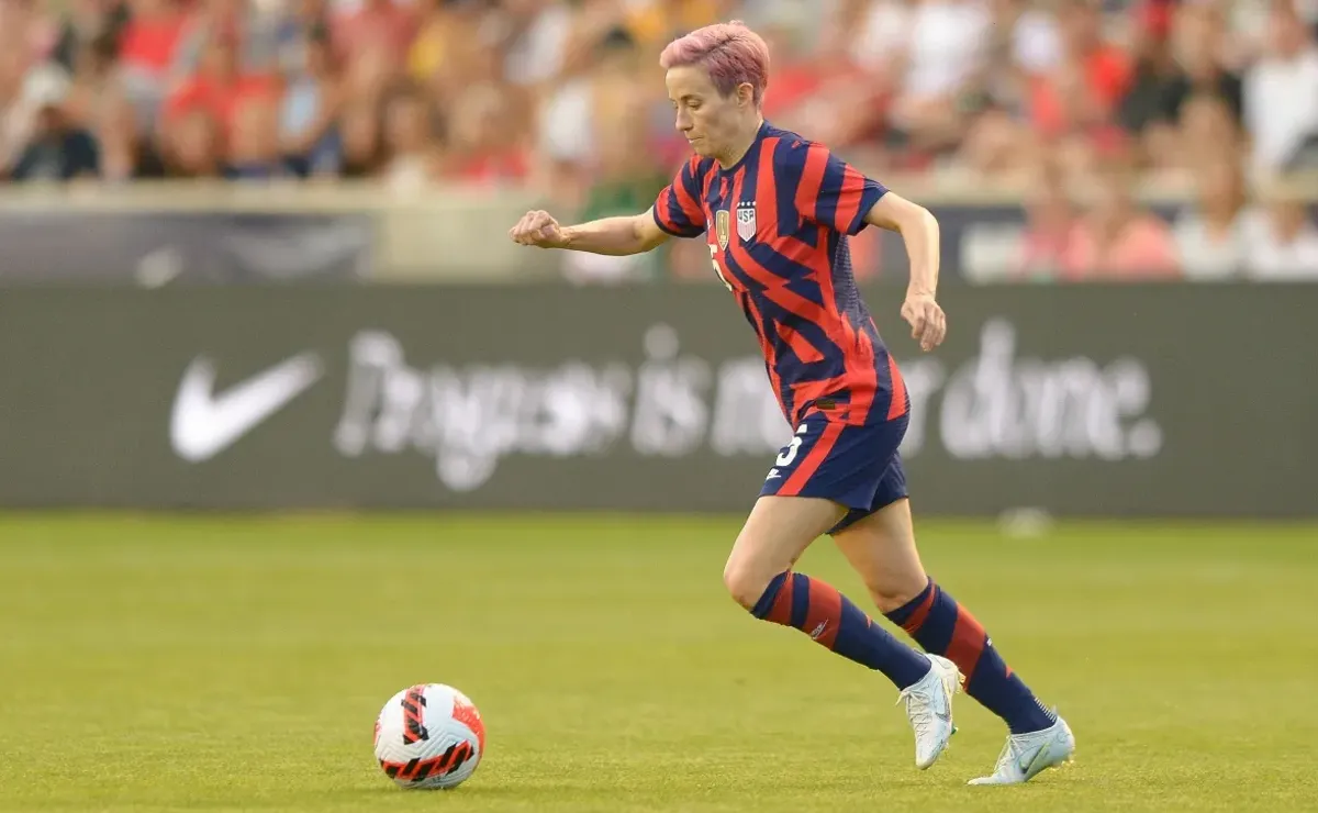 Rapinoe says USWNT vs England is a nice distraction from report