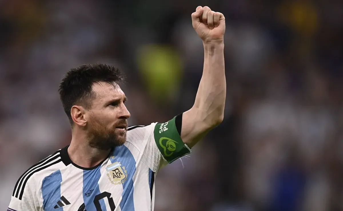 Messi scores to keep Argentina's World Cup dreams alive