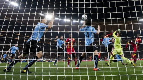 Luis Suarez refuses to apologize for infamous handball