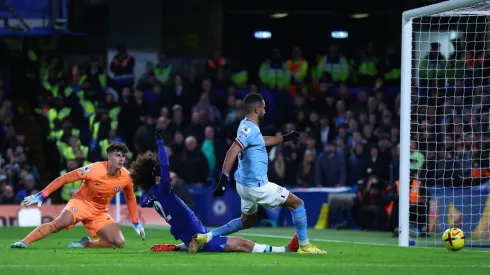 Man City edge Chelsea to close gap on title race
