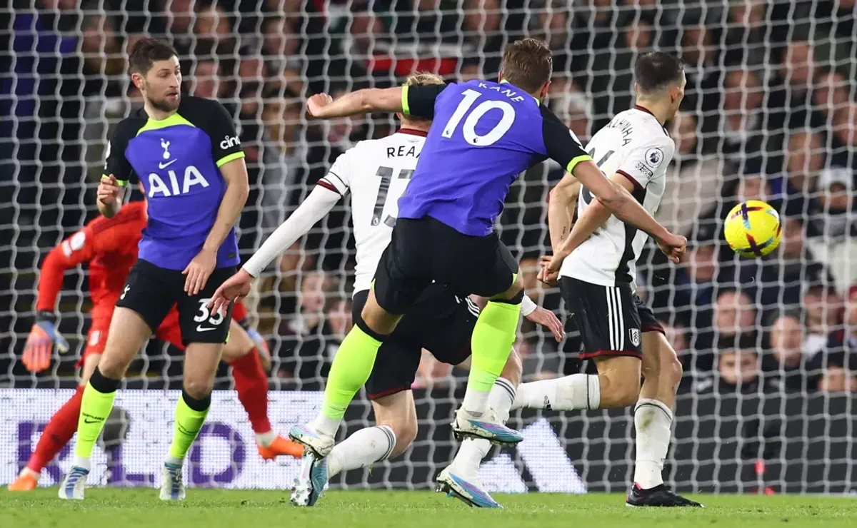 Kane equals Spurs record with winner against Fulham