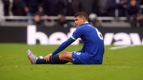 Thiago Silva out for six weeks to add to Chelsea woes