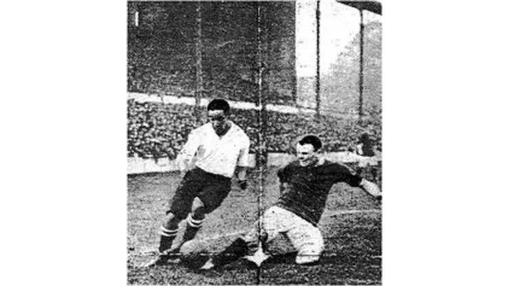 Walter Tull played for Spurs from 1909-1911