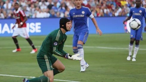 Petr Cech £11 million deal from Chelsea to Arsenal not finalized yet