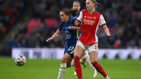 Dutch striker Miedema signs new deal at Arsenal