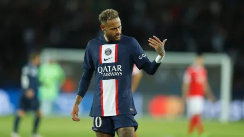 PSG fans call on Neymar to 'get lost!' during gathering