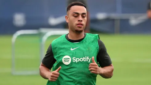 Barcelona name symbolic asking price for Sergiño Dest