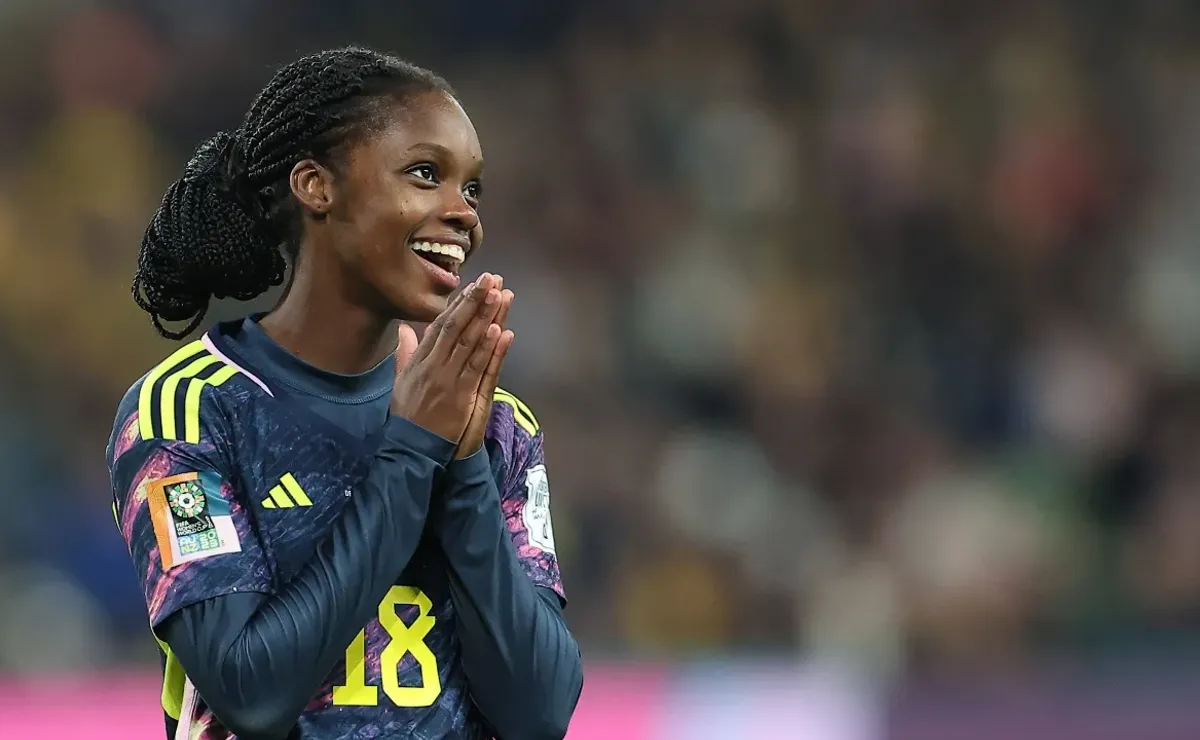 Colombia through to first WWC quarterfinals, France faces hosts