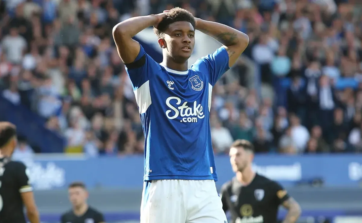 Everton agrees to sell Demarai Gray to end standoff with coach