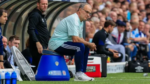 Leeds fans make 7,000-mile trip to deliver bucket to Bielsa