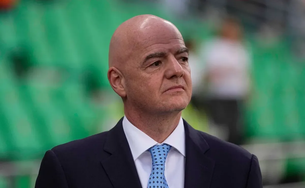 Infantino wants computer algorithms to determine transfer fees