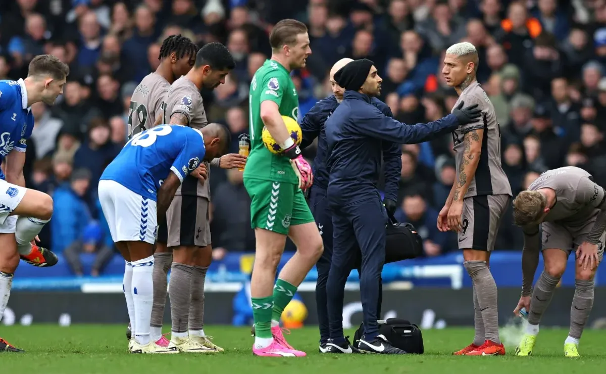 IFAB wants 'cooling off periods' for heated player arguments