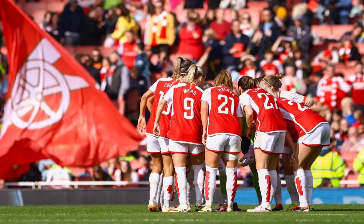 Arsenal Women attendance higher than 10 Premier League clubs