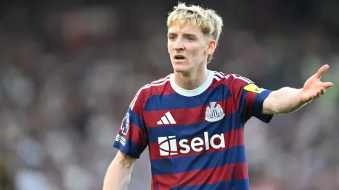 Newcastle to offer Gordon huge raise to fend off Liverpool