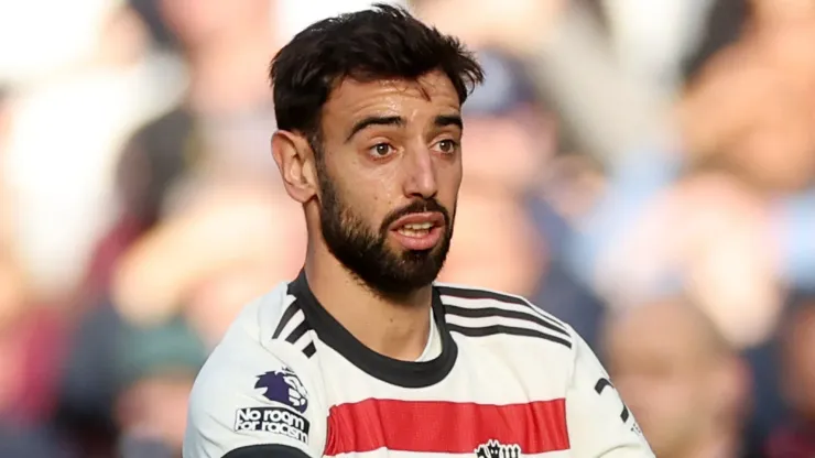 Bruno Fernandes of Manchester United FC reacts during the Premier League match between West Ham United FC and Manchester United FC at London Stadium on October 27, 2024 in London, England.