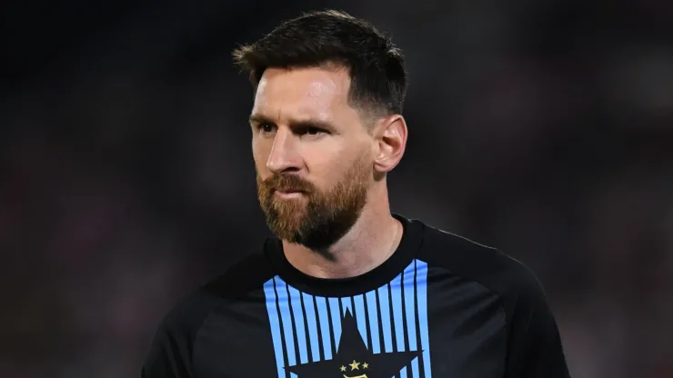 Lionel Messi of Argentina warms up prior to the South American FIFA World Cup 2026 Qualifier match between Paraguay and Argentina at Estadio Defensores del Chaco on November 14, 2024 in Asuncion, Paraguay.