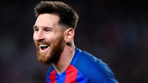 Lionel Messi of FC Barcelona celebrates after scoring his team's fourth goal during the La Liga match between FC Barcelona and RCD Espanyol at the Camp Nou stadium on December 18, 2016 in Barcelona, Spain.