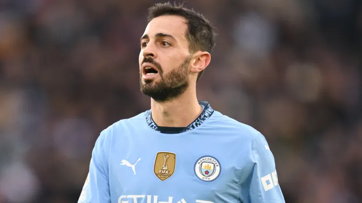 Bernardo Silva of Manchester City in action during the Premier League match between Leicester City FC and Manchester City FC at The King Power Stadium on December 29, 2024 in Leicester, England.