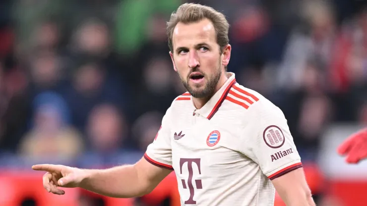 Harry Kane of Bayern Munich gestures during the Bundesliga match between Bayer 04 Leverkusen and FC Bayern München at BayArena on February 15, 2025 in Leverkusen, Germany.