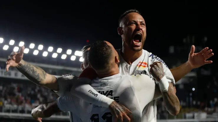 Deivid Washington has already arrived in Brazil and completed his medical examination, indicating a swift and efficient transfer process.