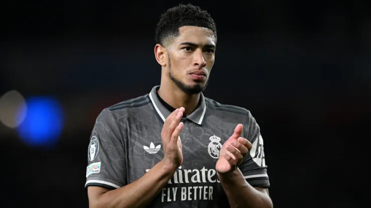 Jude Bellingham of Real Madrid acknowledges the fans after his team's defeat in the UEFA Champions League 2024/25 Quarter Final First Leg match between Arsenal FC and Real Madrid C.F. at Emirates Stadium on April 08, 2025 in London, England.