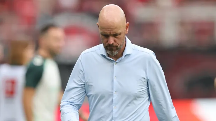 Head coach Erik Ten Hag of Bayer 04 Leverkusen looks dejected after the 3-3 draw of the Bundesliga match between SV Werder Bremen and Bayer 04 Leverkusen at Weserstadion on August 30, 2025 in Bremen, Germany.