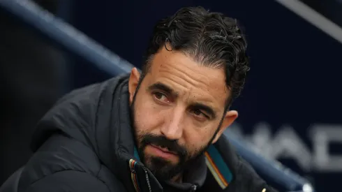 Manchester United has given Rúben Amorim just three games to save his job. After a humiliating derby defeat, the Portuguese coach is under immense pressure with Chelsea, Brentford, and Sunderland looming.