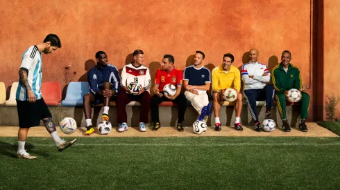 Lionel Messi, Paul Pogba, Toni Kroos, Xavi, Alessandro Del Piero, Kaka, Zinedine Zidane, and Cafu