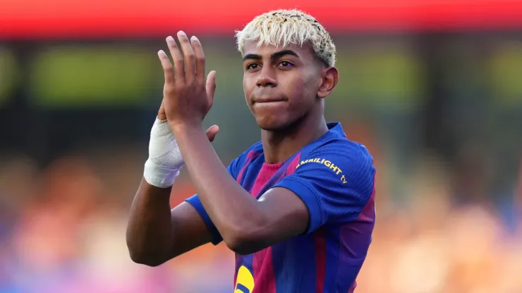 Lamine Yamal of FC Barcelona is presented to the fans prior to the Joan Gamper Trophy match between FC Barcelona and Como1907 at Estadi Johan Cruyff on August 10, 2025 in Barcelona, Spain.