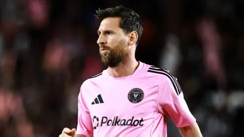 Lionel Messi #10 of Inter Miami CF warming up.