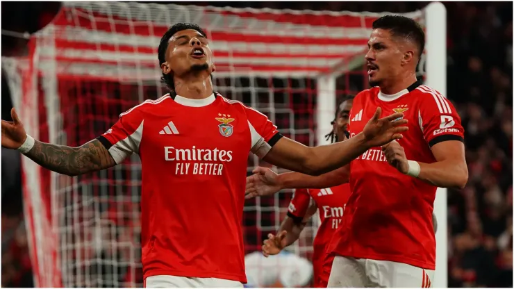 Richard Rios of SL Benfica celebrates with teammate Franjo Ivanovic