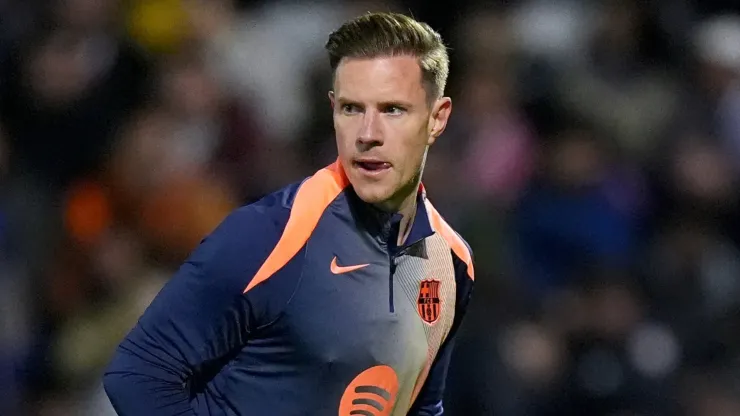 Marc-Andre ter Stegen of FC Barcelona warms up prior to the Copa del Rey match against CD Guadalajara.