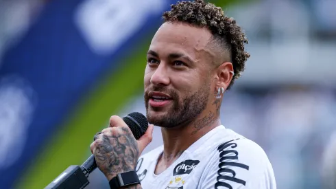 Neymar Junior of Santos talks with their fans before the Brasileirao 2025 match.