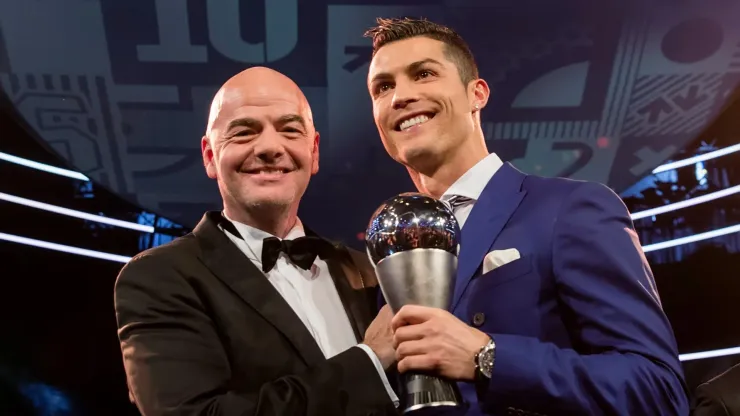 FIFA president Gianni Infantino (L) and The Best FIFA Men's Player Award winner in 2017 Cristiano Ronaldo.