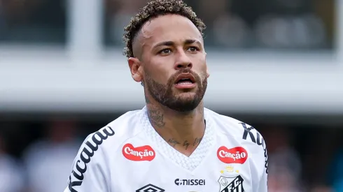 Neymar Jr. of Santos looks on during the Brasileirao 2025 match.