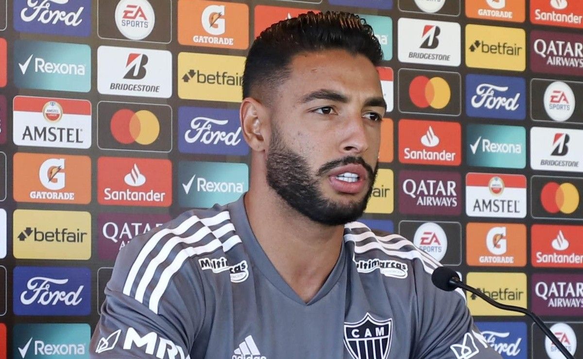 Nathan Silva pede dinheiro emprestado a estranho na rua e motivo choca