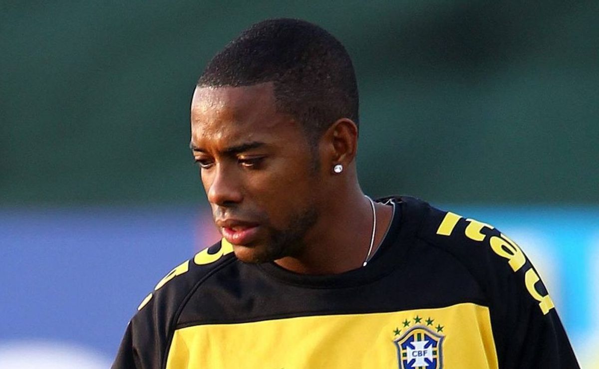 Robinho trabalha na cadeia e espera sair da prisão até o primeiro ...
